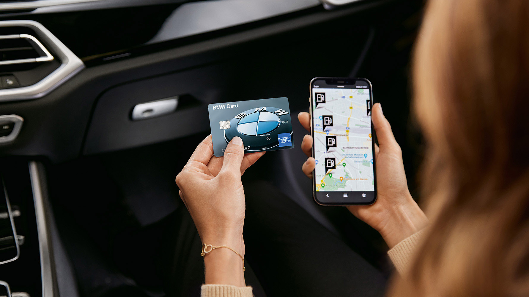 Wir sehen die BMW Card von American Express.